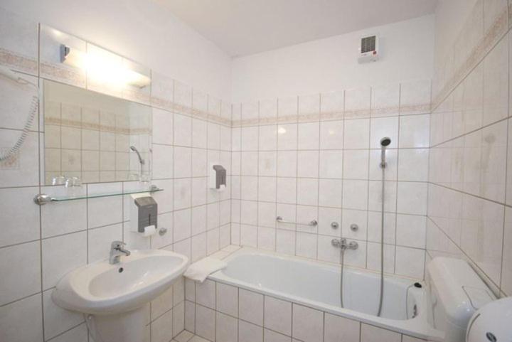 Sunset Motel Szombathely Kamer foto