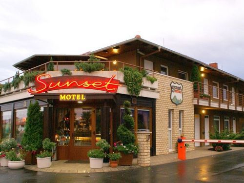 Sunset Motel Szombathely Buitenkant foto